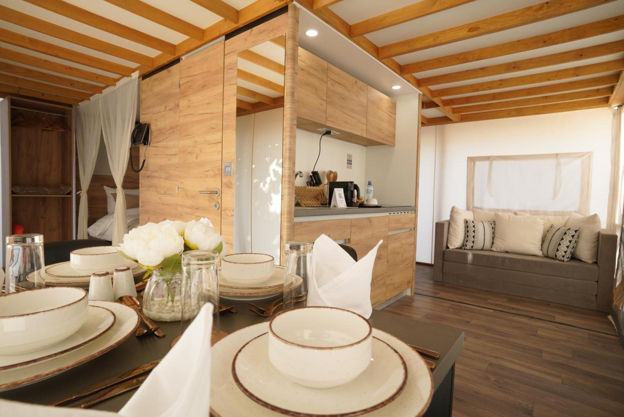 Bab Al Nojoum Hudayriyat Villas 阿布扎比 客房 照片